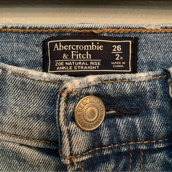 Abercrombie & Fitch Zoe Natural Rise Ankle Straight Jean - Distressed Light Wash - Picture 6 of 12